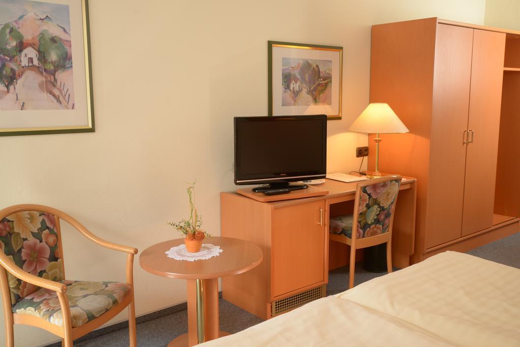 Pension & Metzgerei Friedrich Trebgast Chambre photo